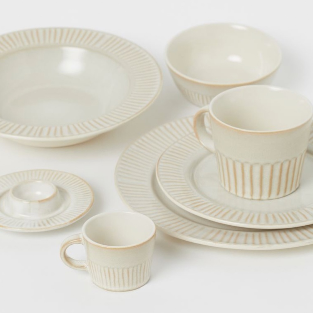 ISO- H&M Fluted plates, bowls, mugs